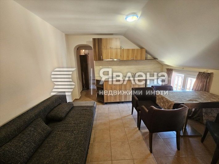 Продава се Тристаен апартамент в Поморие - 70 кв.м за 925 €/кв.м - Снимка #3