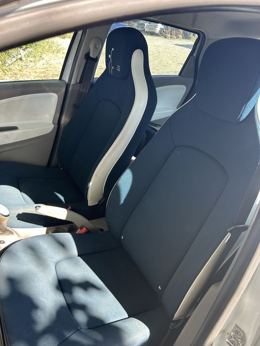 Dezmembrez / Piese din dezmembrare Renault ZOE generatia 1 - 5AM