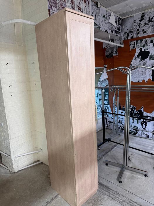 Продам шкаф пенал