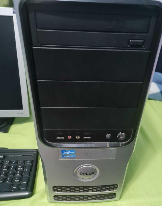 unitate pc complecta monitor si tastatura