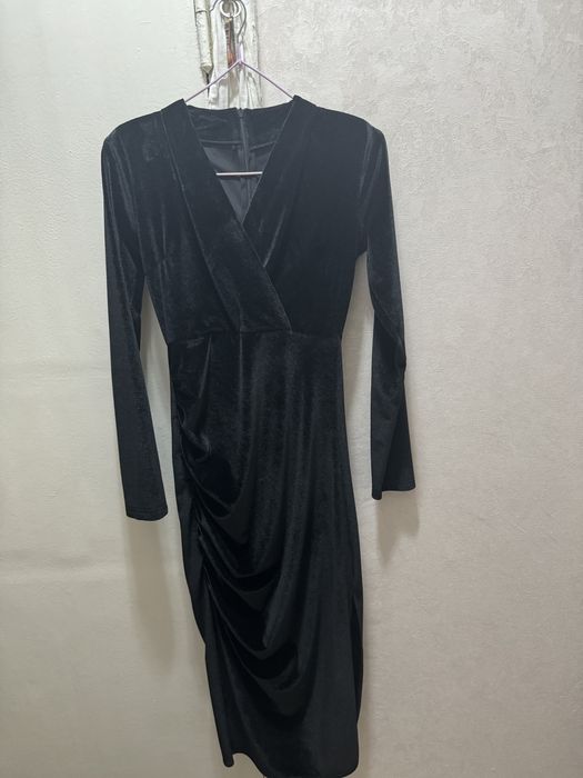 Продам велюровое платье