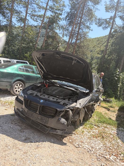 Продавам F11 530 d xDrive за части