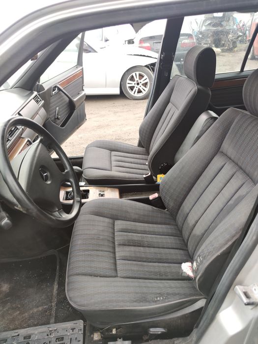 Мерцедес 124 Е200 /Mercedes-Benz 124 E200 на части