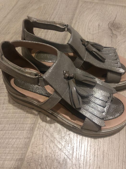 Сандали на девочку