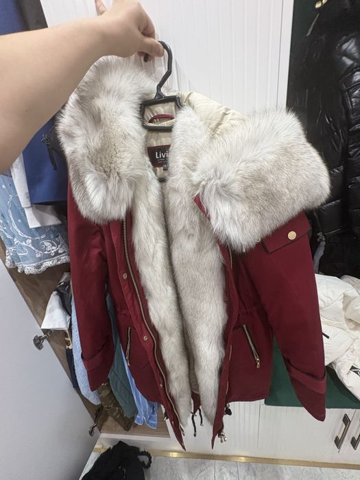 Продам парку женскую