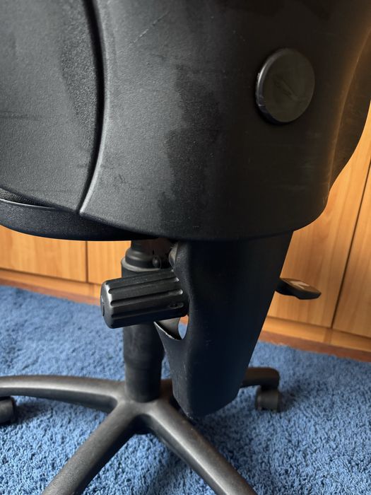 Scaun birou ergonomic – reglabil, Germania, stoc 50 bucăți