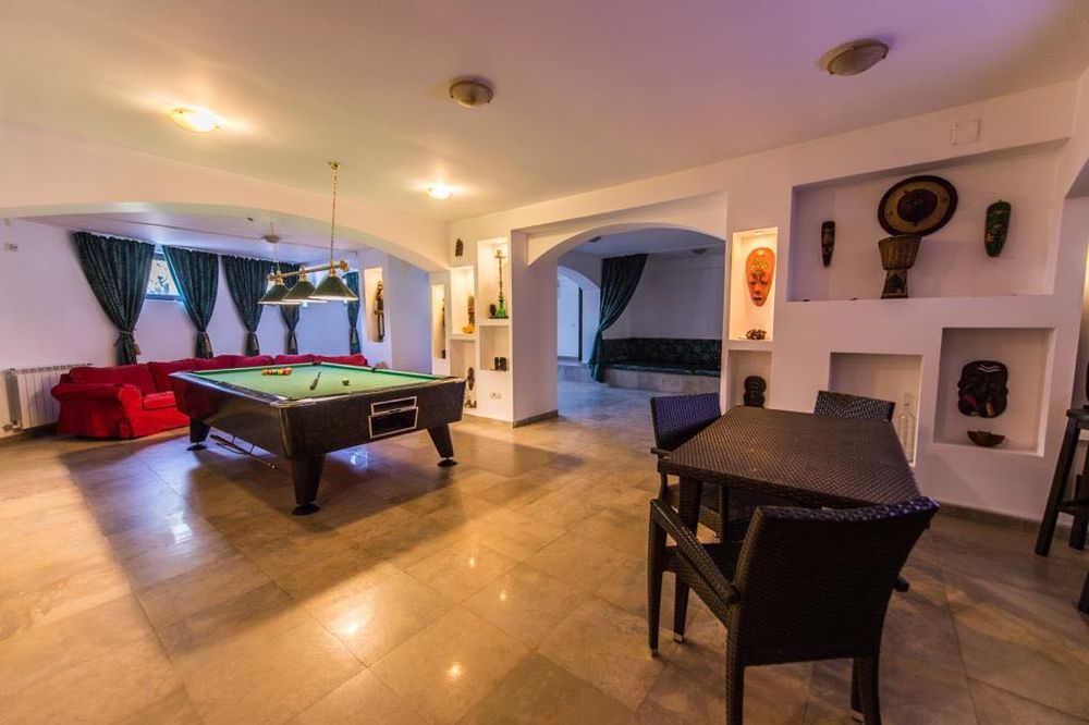 Inchiriere camera in pensiune 2000 lei/luna plus utilitati