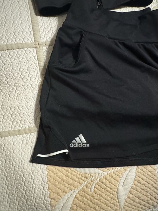 Комплект на адидас от две части