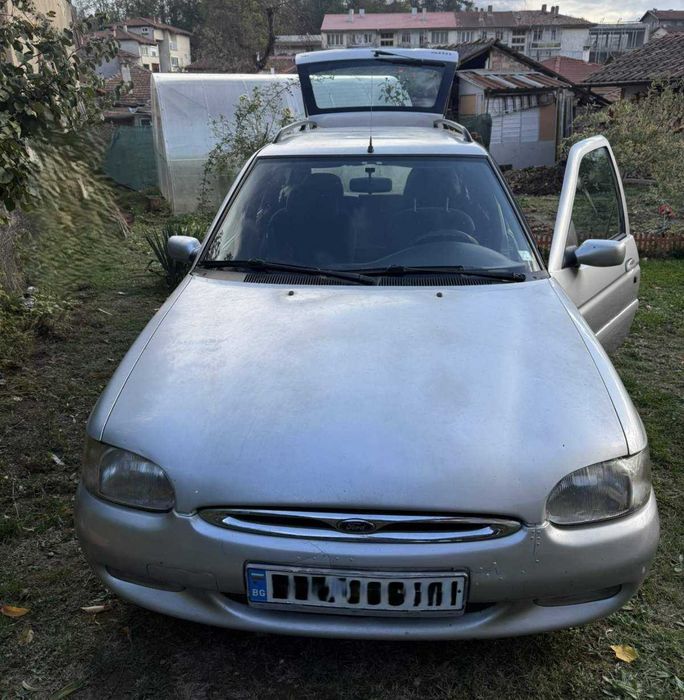 Ford Escort 1.8 (105 к.с) бензин