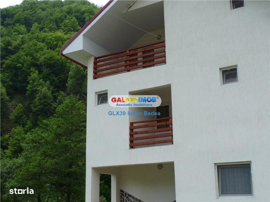Pensiune de vanzare zona Voineasa - jud. Valcea