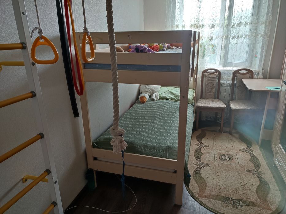 Кровать двухъярусная