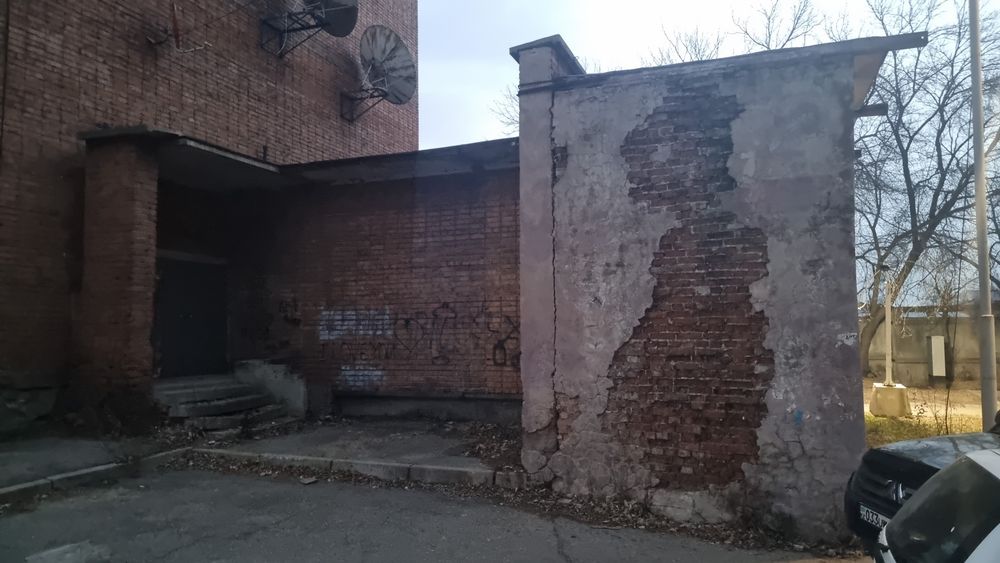 Продам коммерческое помещение на Защите