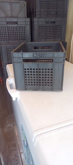 Пластиковые ящики (б/у)