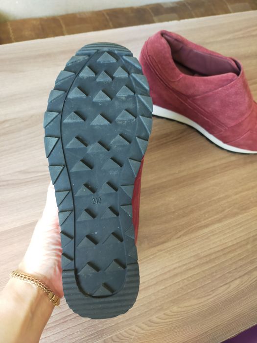 Ботинки натуральные 9000 тенге