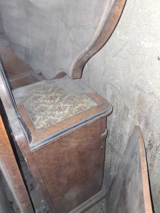 обзавеждане за спалня от масивно дърво