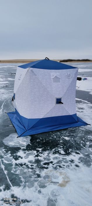 Палатки зимние две штуки