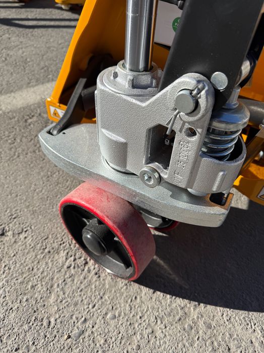 Рохля тарозили чек чикаради SAAB брендидан. Гарантияси бор