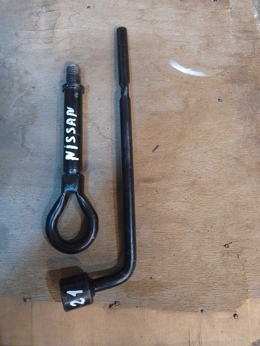 Оригинални ключ и кука за нисан