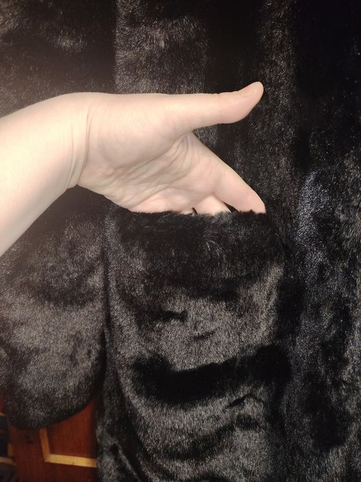 Шубка 40размер искуственая.