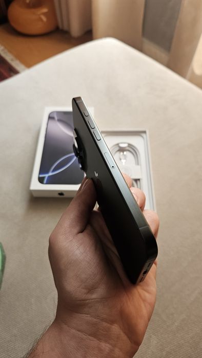 iPhone 16 Pro MAX - Като НОВ (2 Години ГАРАНЦИЯ)