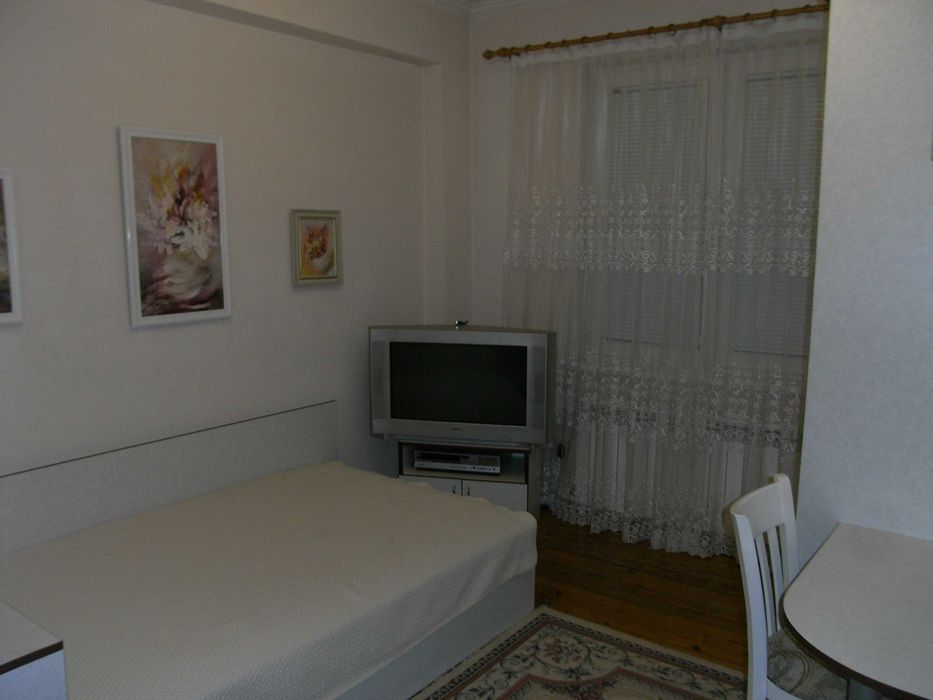 Дава се под наем Двустаен апартамент в София, Център - 40 кв.м за 323.85 € - Снимка #3