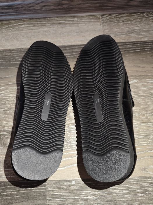 Мужской обувь размер 39