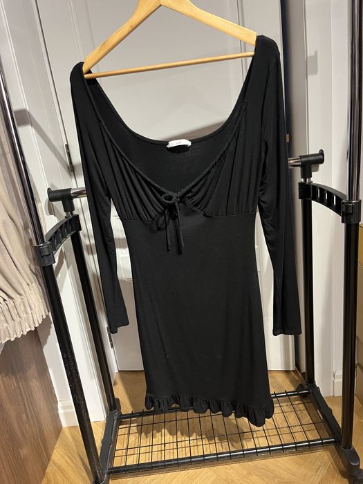Rochie mango M se aseaza foarte frumos pe corp