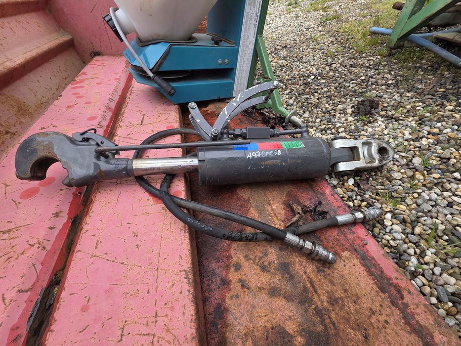 Tirant central hidraulic cat 3 menghina hidraulica