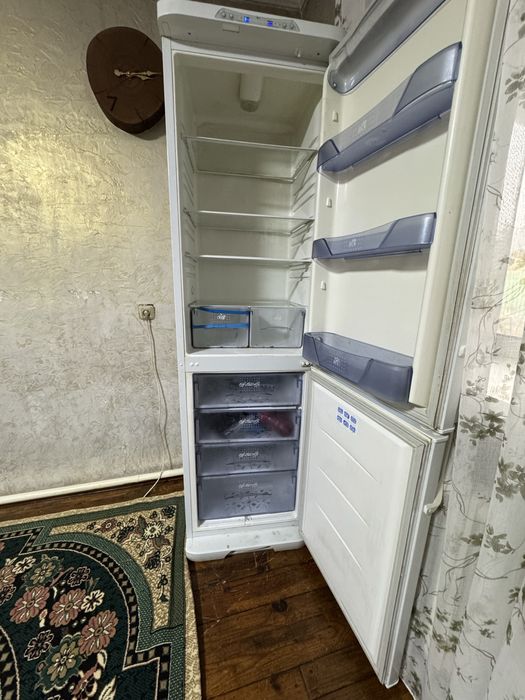 Продам холодильник