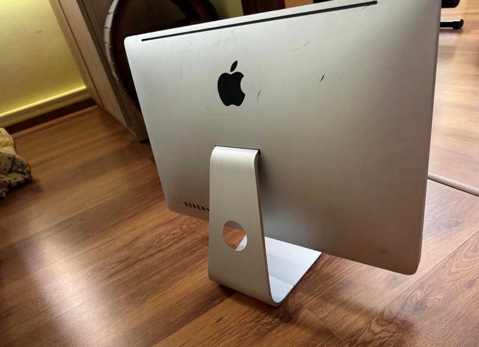 DEZMAMBREZ/VAND iMac mid 2010 !