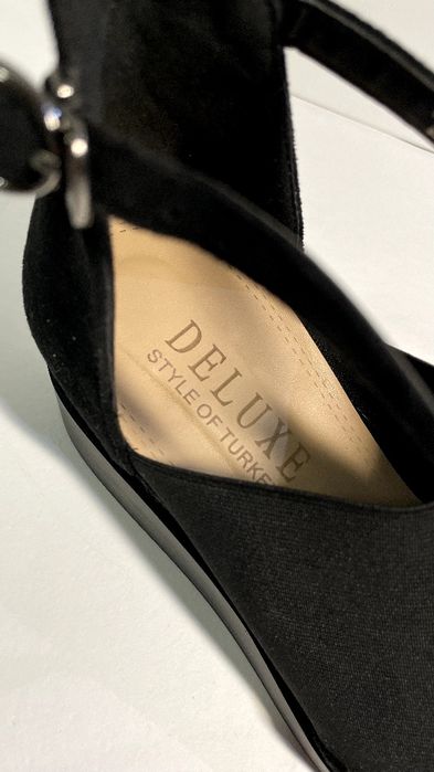 Продам туфли на танкетке