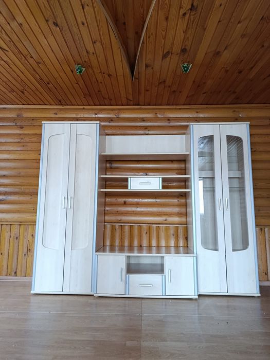 Продам стенку в гостиную