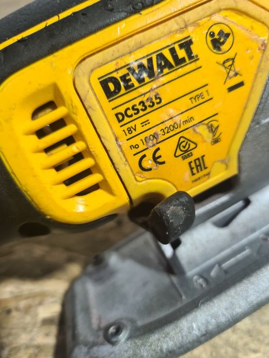 Fierastrau pendular soricel DeWalt DCS335