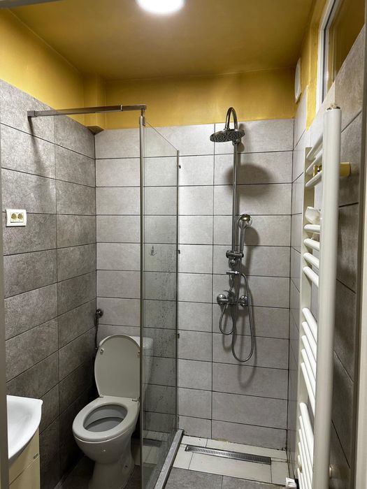Inchiriez apartament o camera in Complex