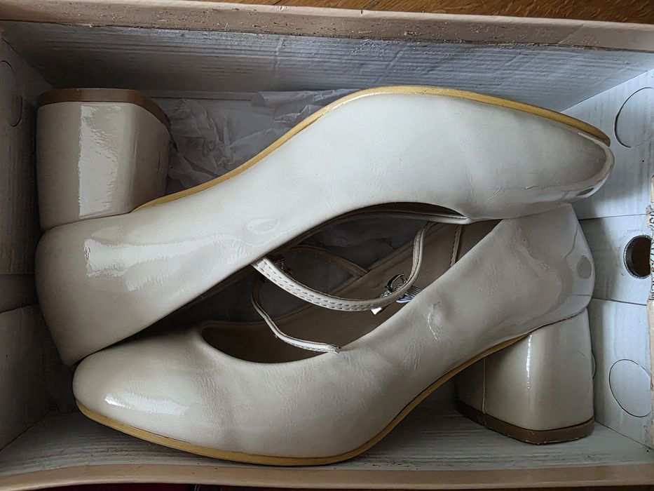 Официални обувки