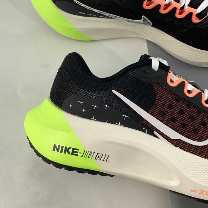 Мъжки маратонки Nike Air Zoom Fly 5 black ghost green размери 42 и 43