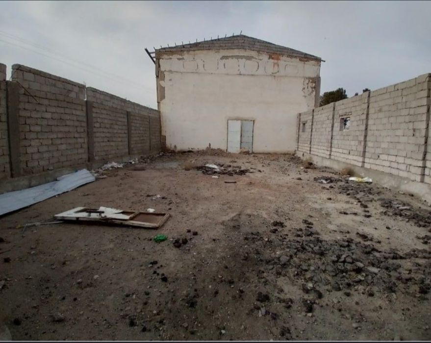 Нотурар бино сотилади