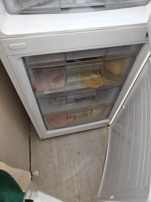 Продам холодильник