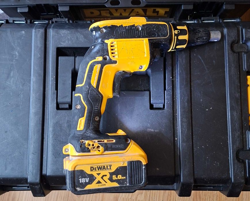 DeWALT DCF620 винтоверт