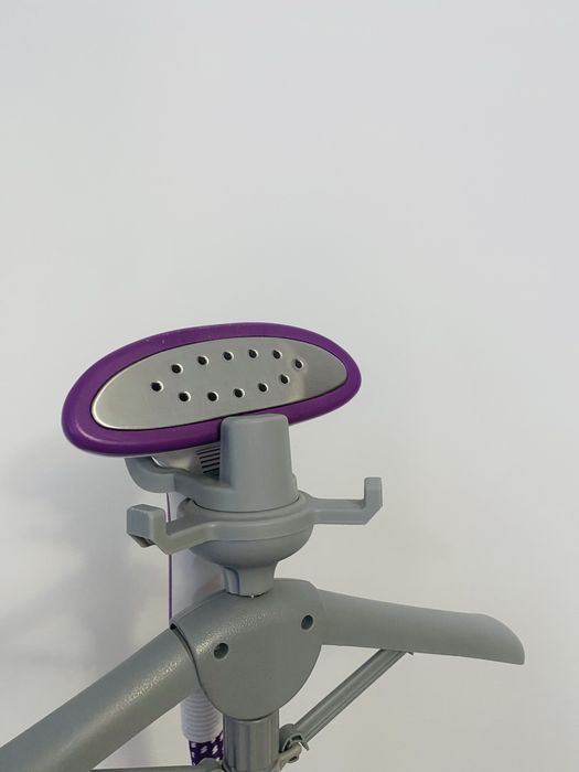 Aparat de calcat vertical cu aburi, marca Daewoo, 1600 W