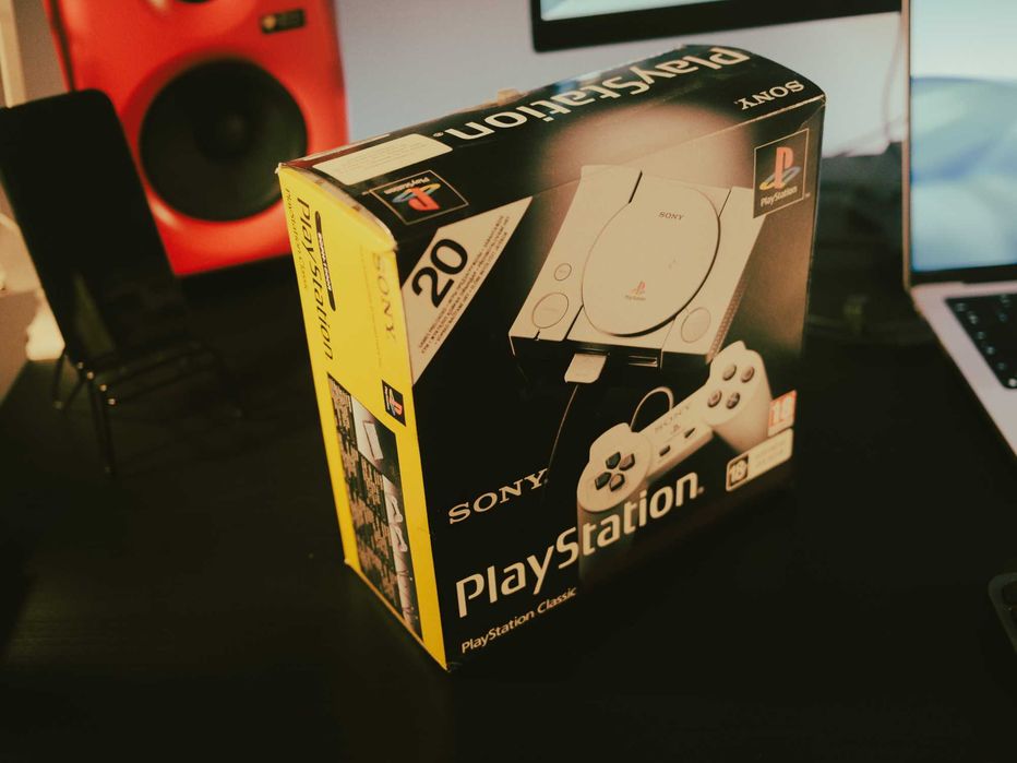 Vând Sony Playstation Classic