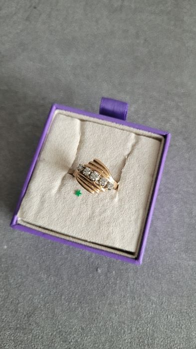 Кольцо золотое с бриллиантами