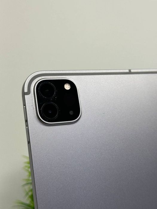 iPad Pro 12.9-дюйм 6-gen 256 gb