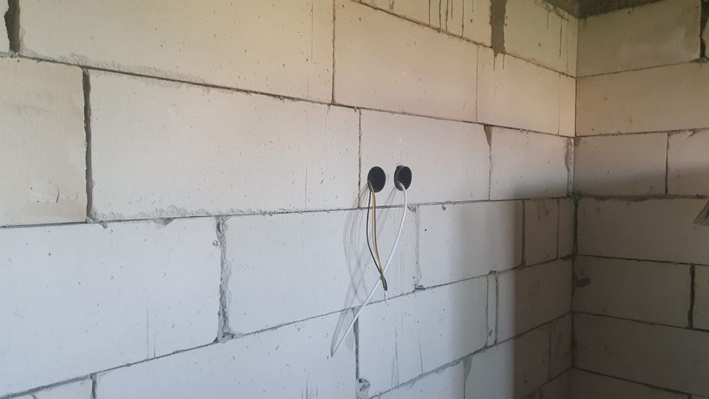 Mentenata Electrician