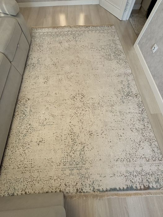 Продам ковер - 8500т