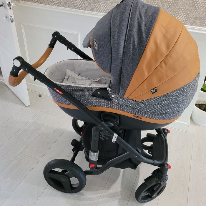 Продам коляску Adamex Vicco 3 в 1