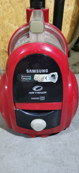 Пылесос Samsung AIR TRACK 1600W