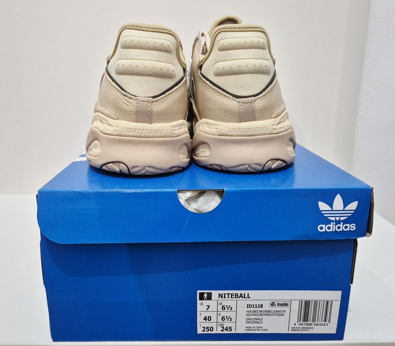 Adidas Niteball noi cu eticheta