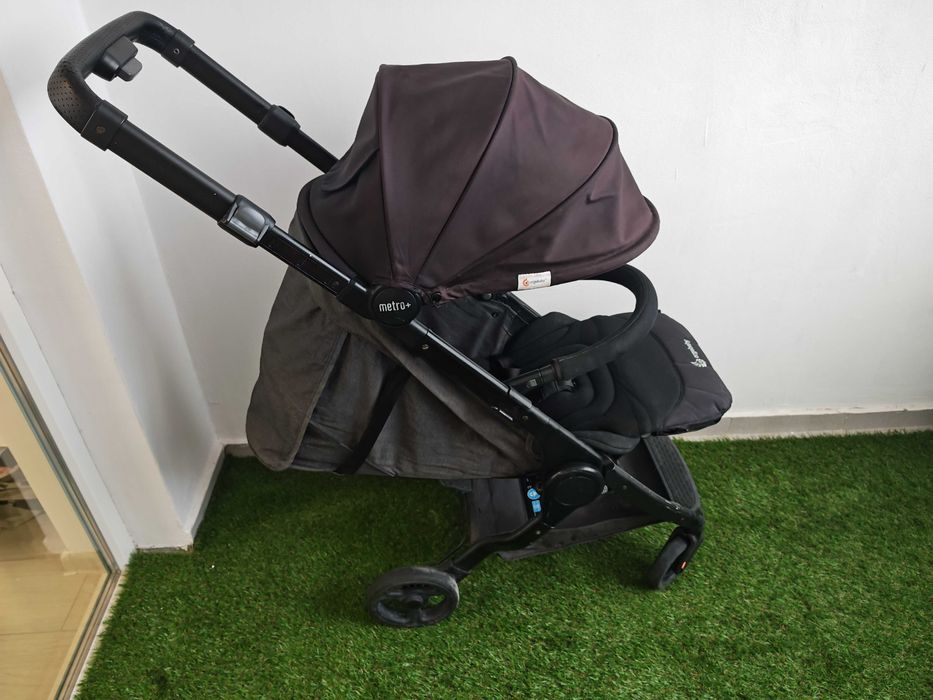 Бебешка количка Ergobaby Metro+ – Ултракомпактна, Ергономична и Стилна