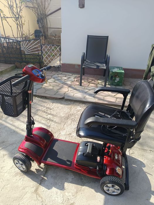 Vând Scuter Cărucior Electric pentru persoane cu dizabilități